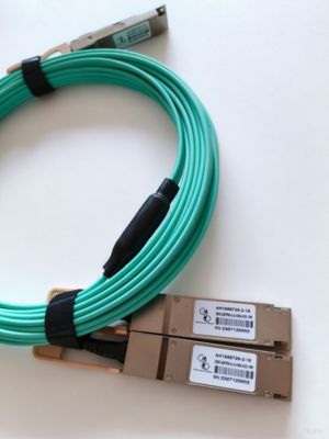 QSFP-40G কাস্টম ক্যাবল ডিজাইনের সাথে সামঞ্জস্যপূর্ণ তারগুলি নেতৃস্থানীয় ওয়্যার হারনেস প্রস্তুতকারকের দ্বারা তৈরি করা হয়েছে।